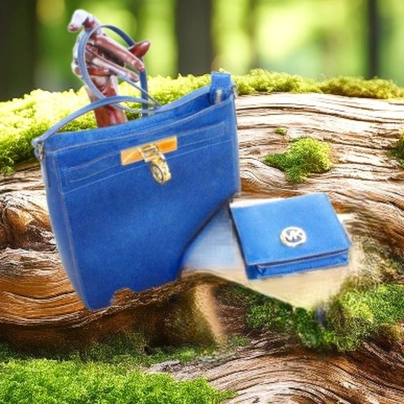 Michael Kors Travelers Navy Shoulder Cross Body Messenger Matching Wallet - Picture 2 of 12